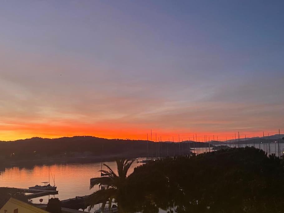 Ile De Porquerolles : T3 Climatise Vue Mer Luaran gambar